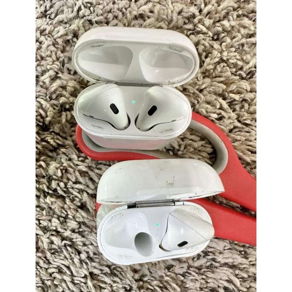 Lot Of 2 Apple Airpods First Generation Working & For Parts *READ DESCRIPTION*